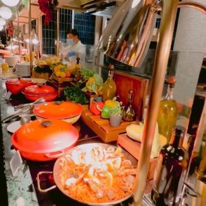 Buffet Verandah - Momentus hotel alexandra - Singapore Insiders 2023